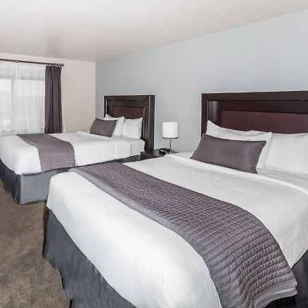 Baymont By Wyndham Glenview Hotel Exterior photo